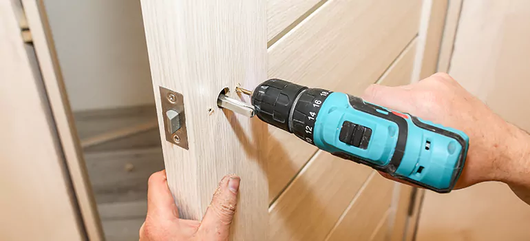 Old Door Knob Repair in Edgewater, FL