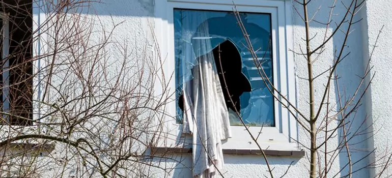 Storm Window Installation Contractors in Edgewater, FL